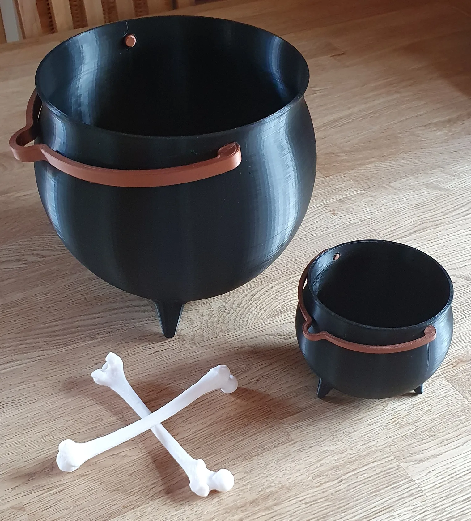 Nồi phù thủy ba chân cho Halloween có tay cầm, đường kính 200mm