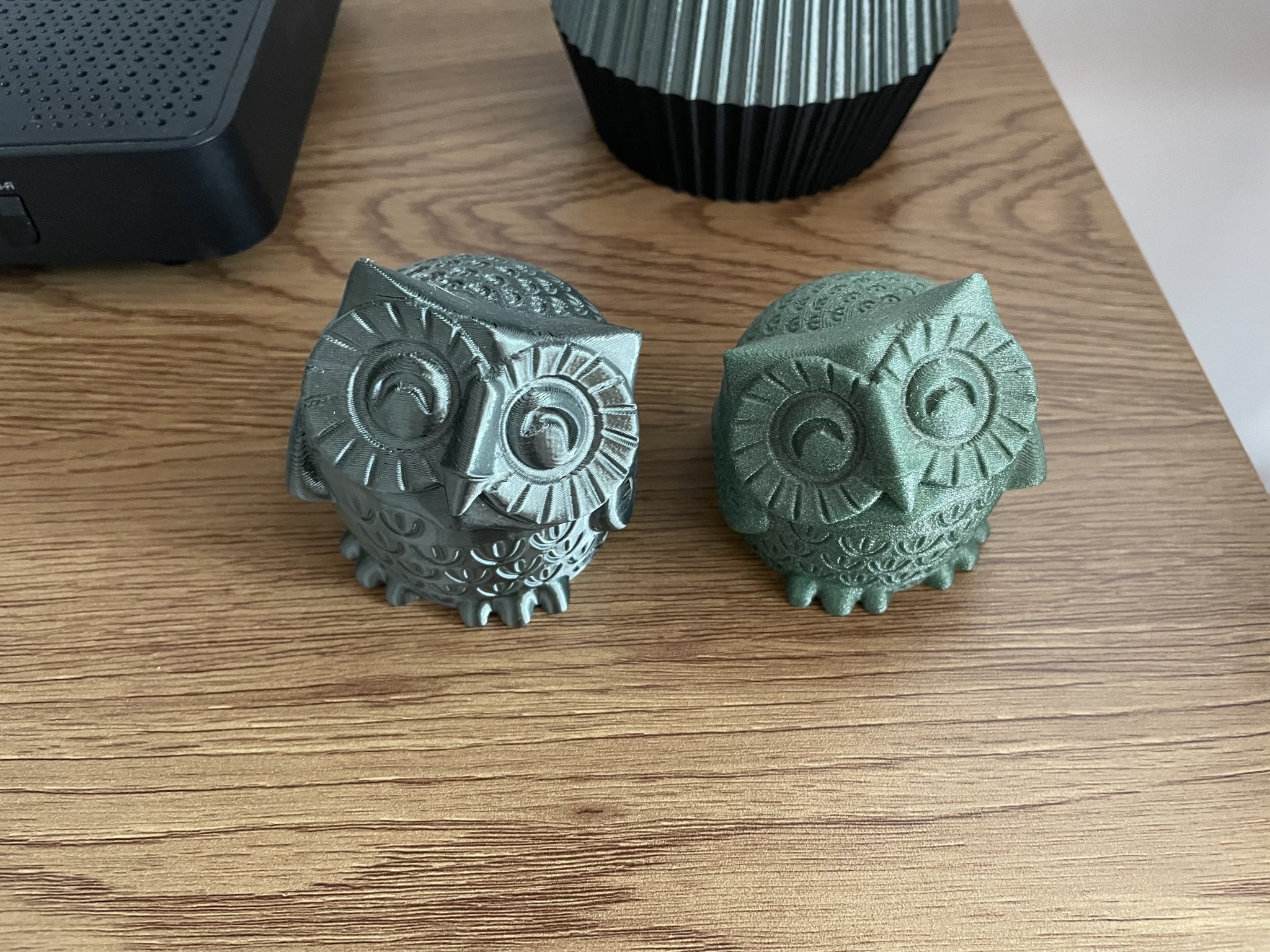 Cú dễ thương mỉm cười trang trí nhà cửa