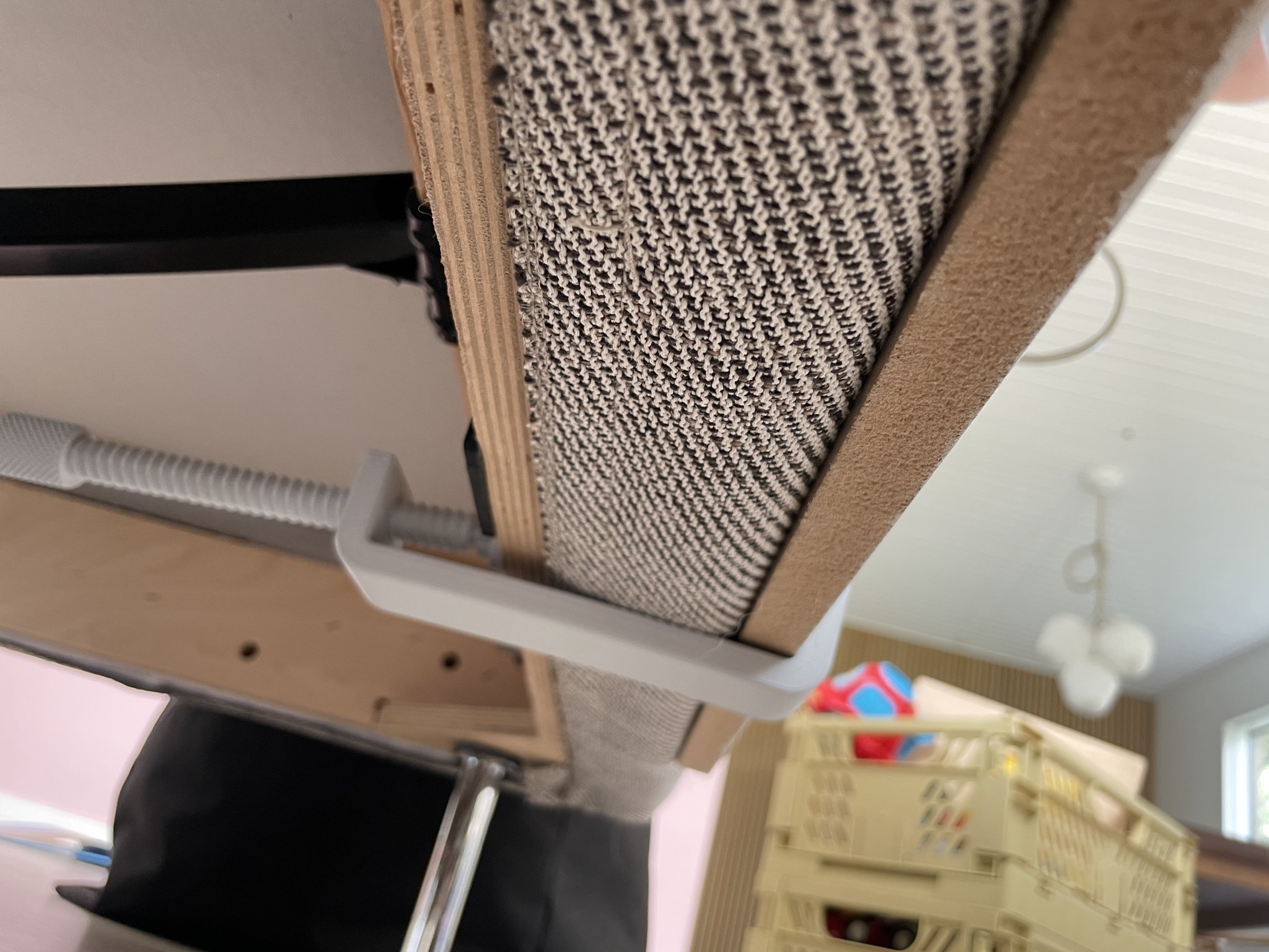 Giá treo bảng chơi cho ghế sofa ikea söderhamn