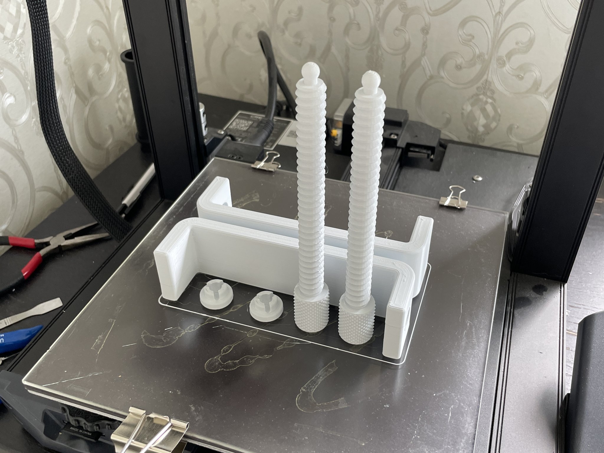 Giá treo bảng chơi cho ghế sofa ikea söderhamn