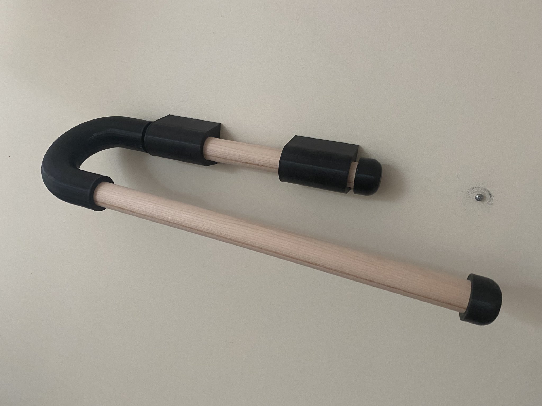 Giá đỡ khăn giấy treo tường bằng gỗ