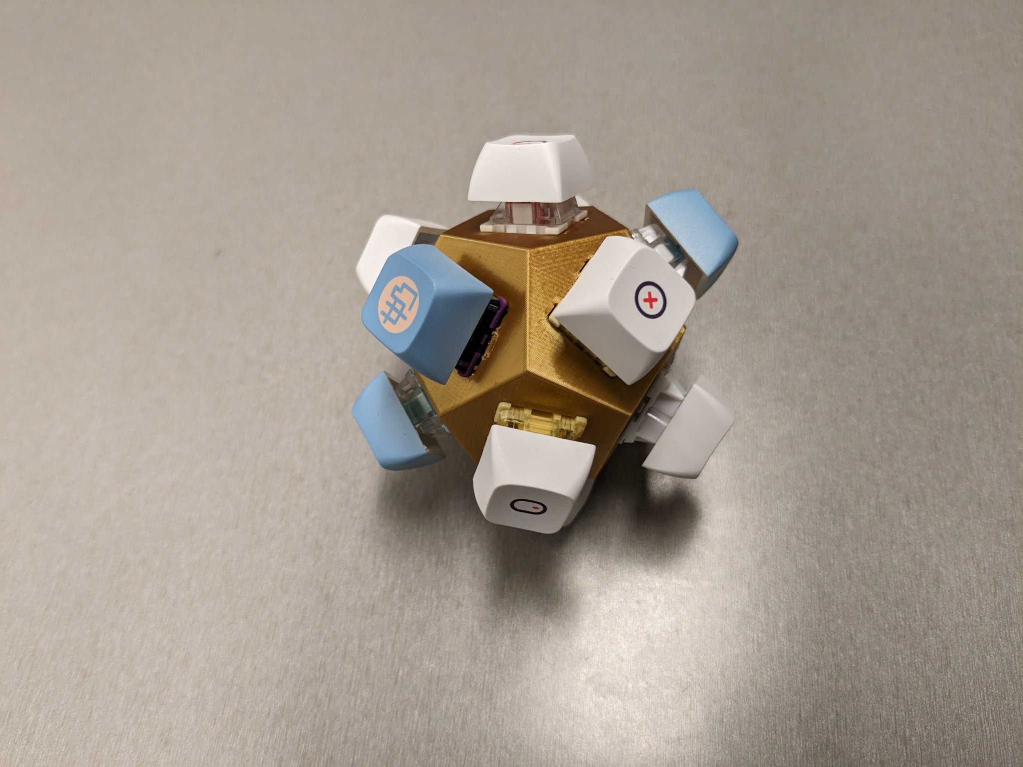 Giá đỡ công tắc hình lăng trụ 12 công tắc