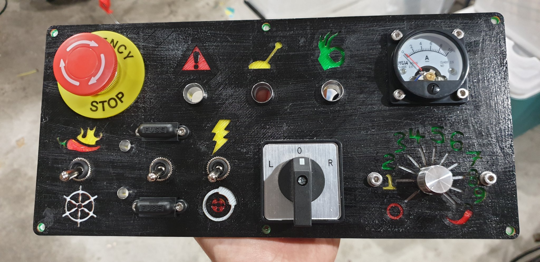 Cần câu cá sâu với thiết kế cơ khí tinh vi