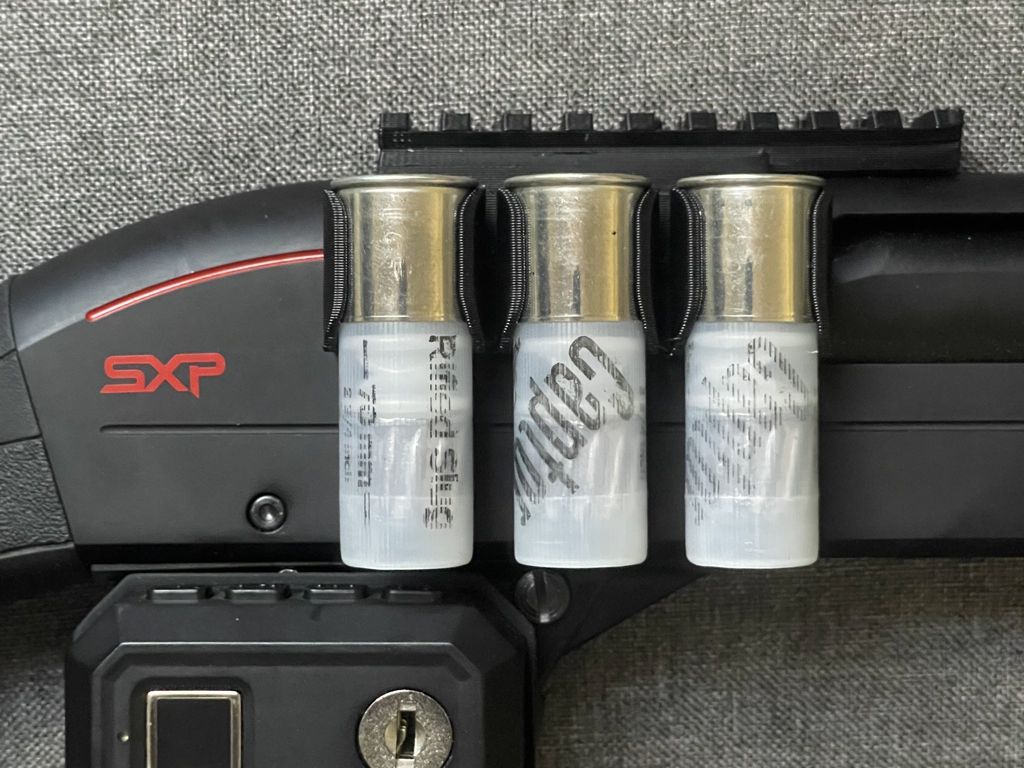 Giá đỡ bên cho súng trường Winchester SXP Defender 12ga