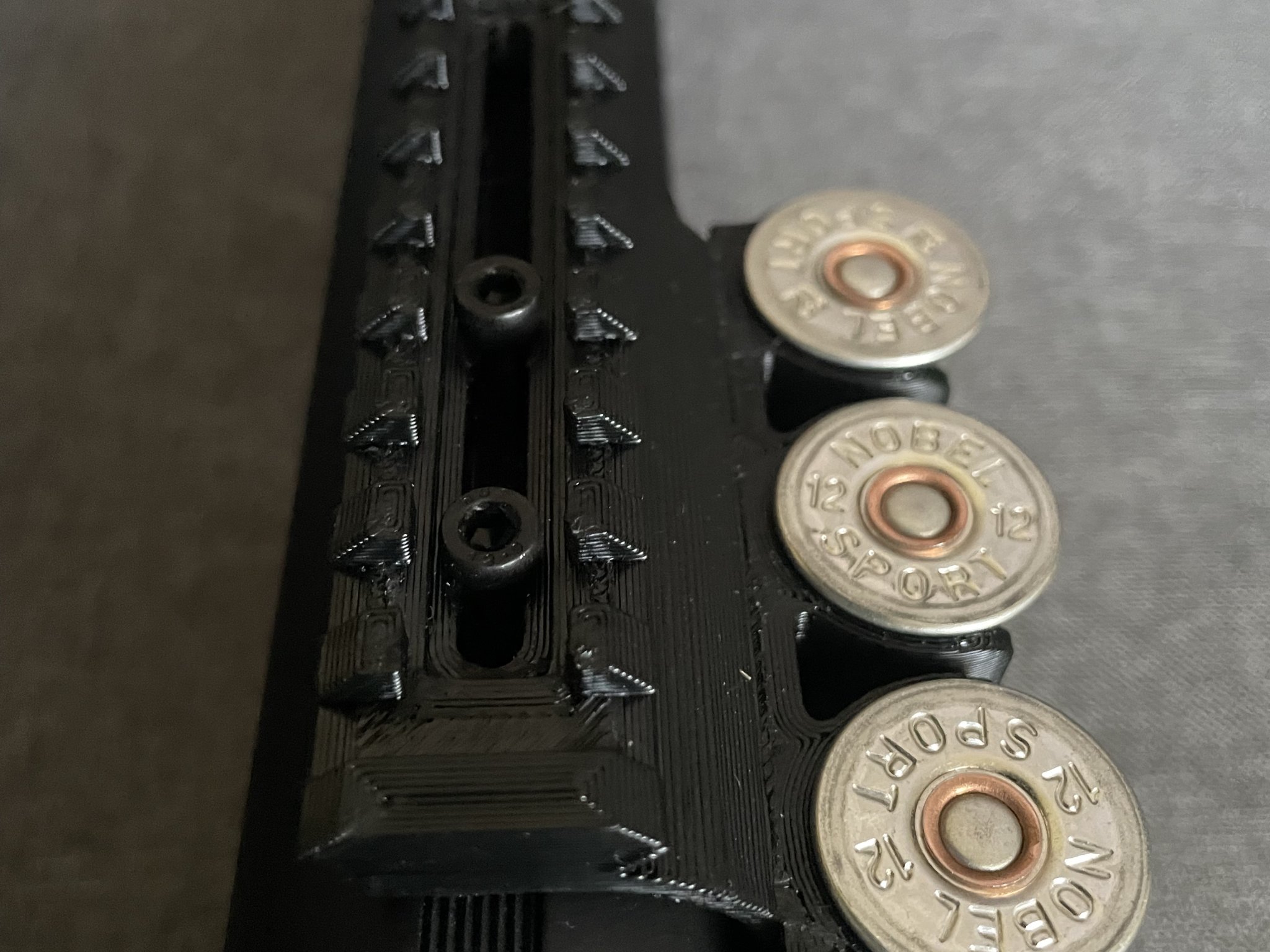 Giá đỡ bên cho súng trường Winchester SXP Defender 12ga