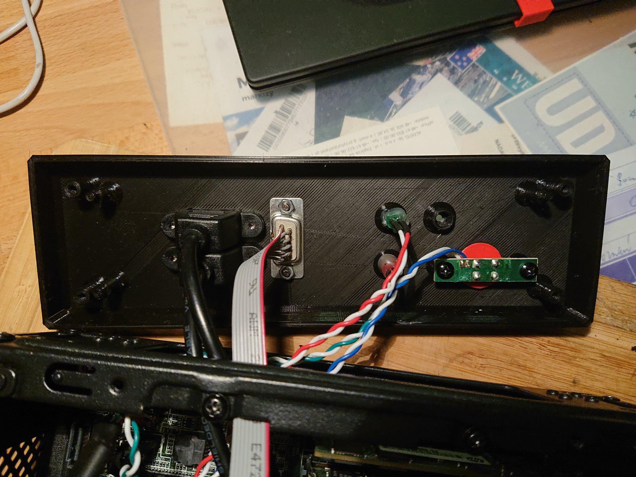 Nắp trước Chieftec IX-01B với cổng USB và cổng nối tiếp