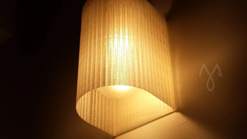 Đèn chụp hiện đại với thiết kế sọc nhẹ nhàng