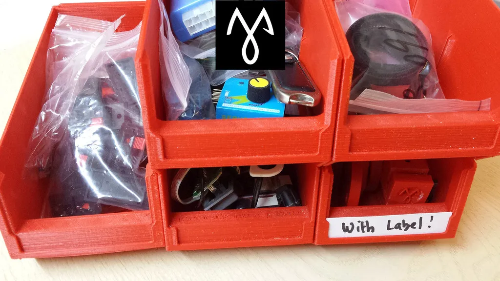 Thùng chứa lớn tiện ích có thể xếp chồng