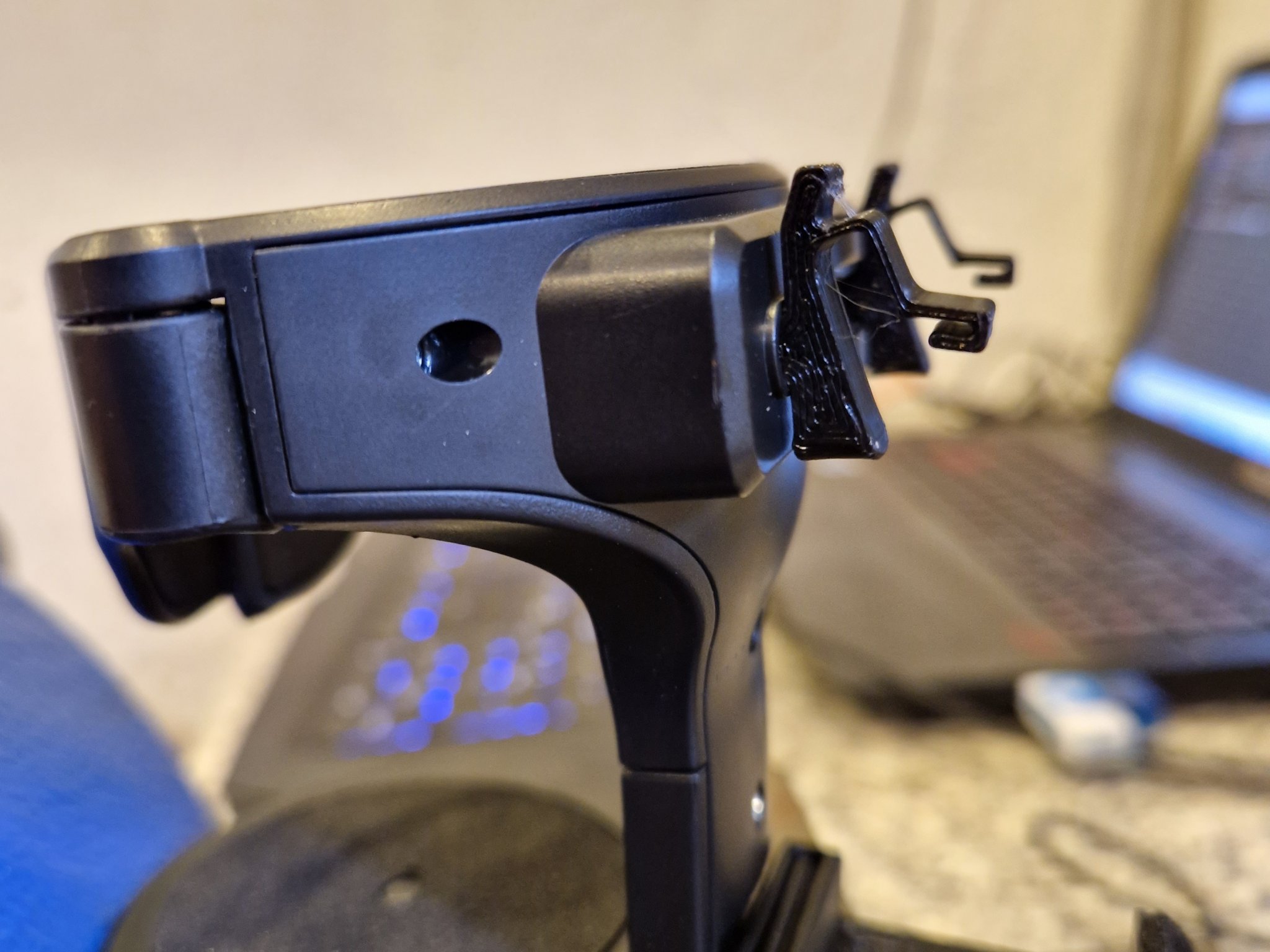 Giá đỡ cốc cho vị trí lái xe Peugeot 308 T9