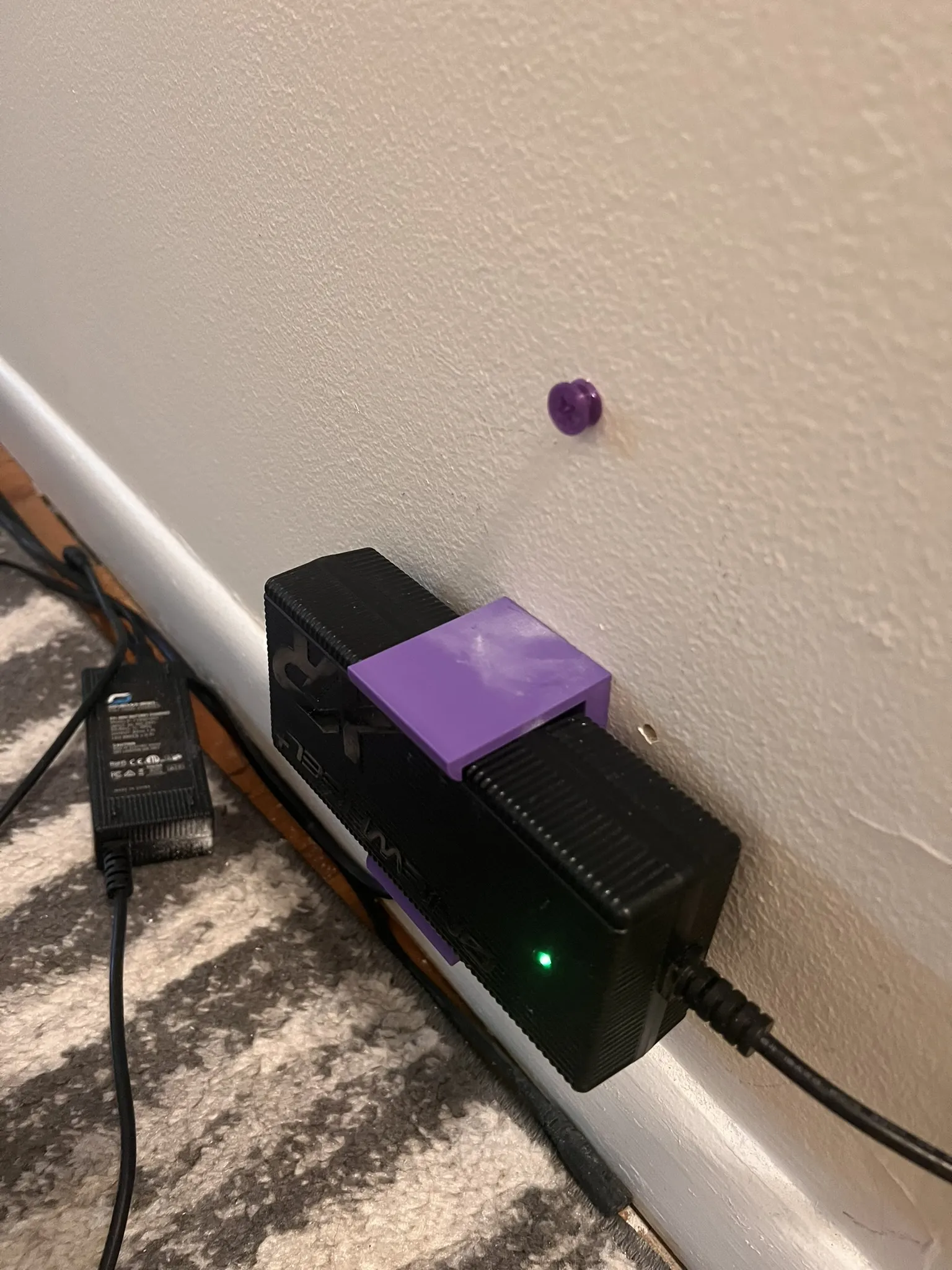 Giá đỡ sạc Onewheel XR gắn tường ngang