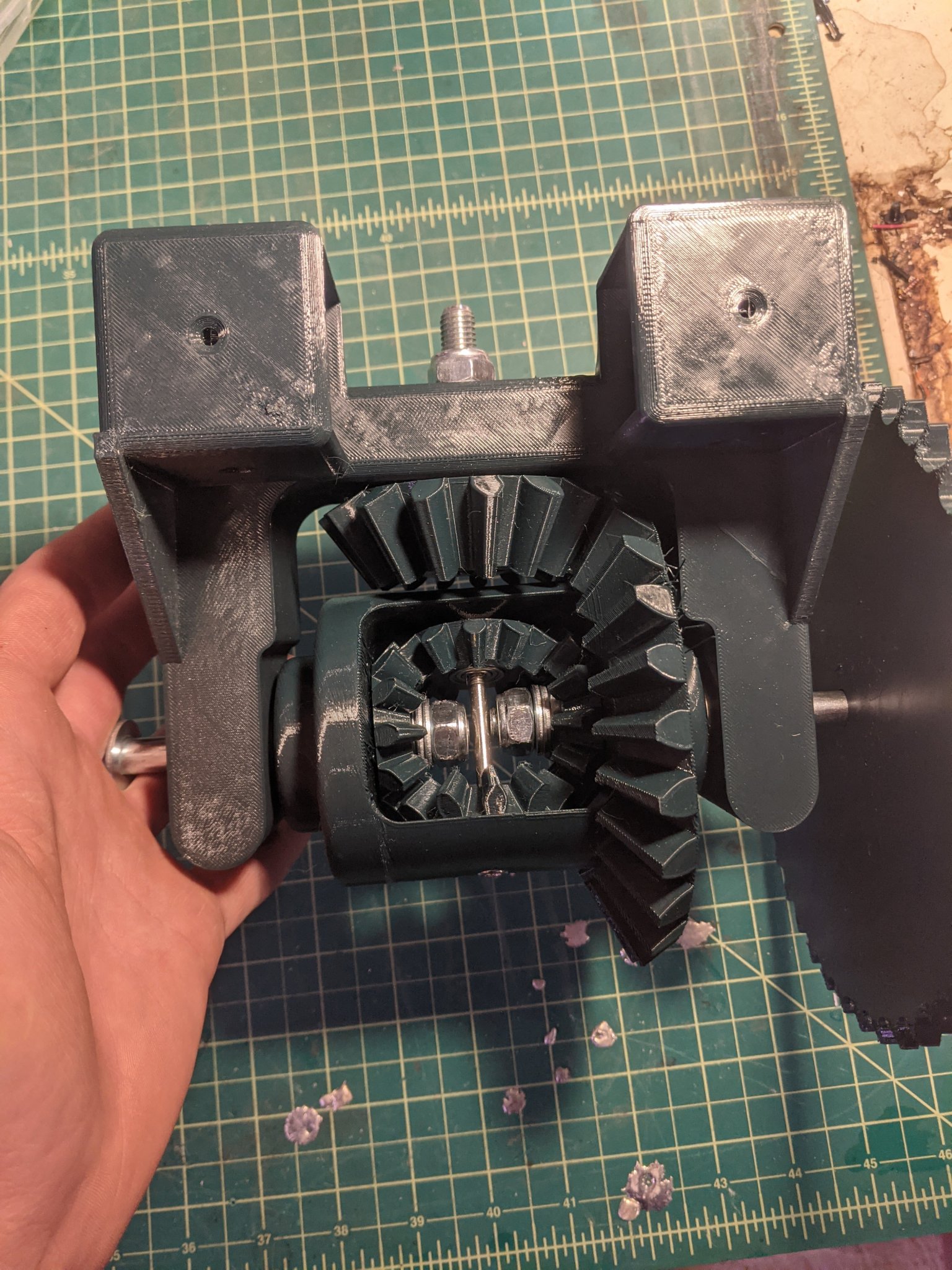 Khác biệt cơ khí với bộ phận truyền động M10