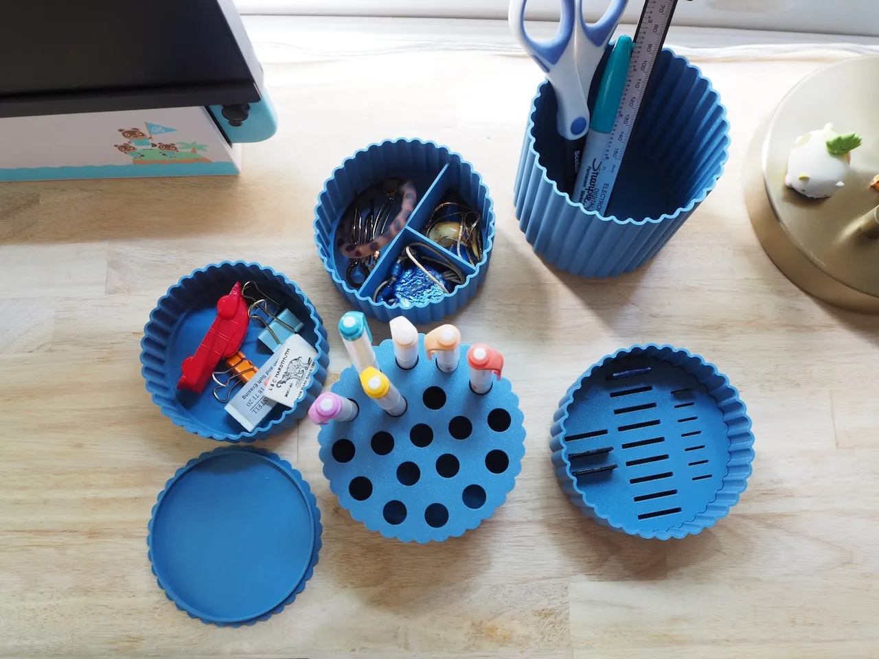 Hệ thống tổ chức bàn làm việc xếp chồng mô-đun