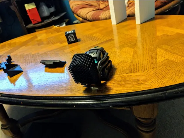 Bàn chải cho mèo gắn vào robot Vector