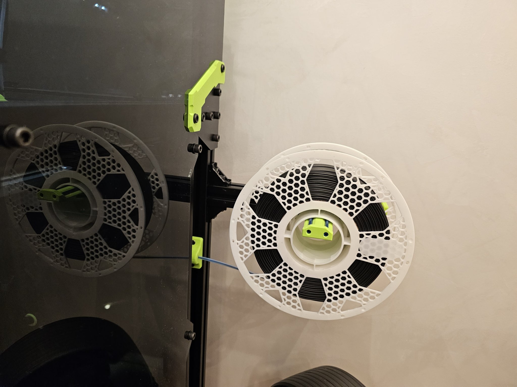 Giá đỡ cuộn cho khung 3030 trong mô hình RR Enclosure V2