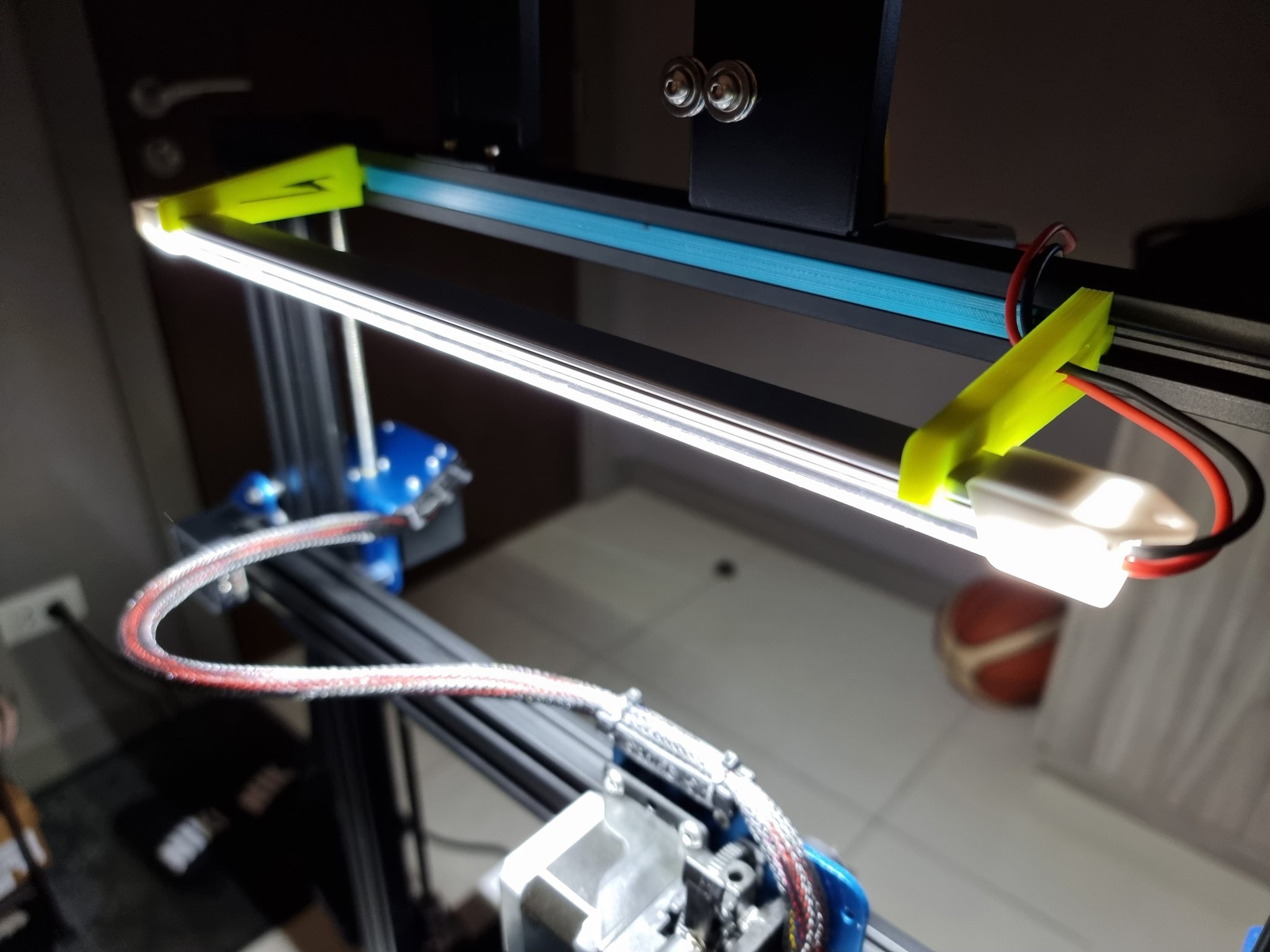 Giá đỡ đèn LED dạng xoay cho xe hơi