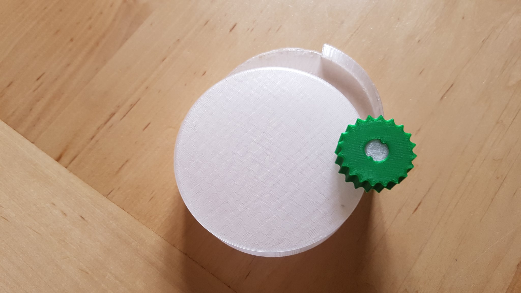 Máy bắt côn trùng và nhện tiện lợi trong nhà