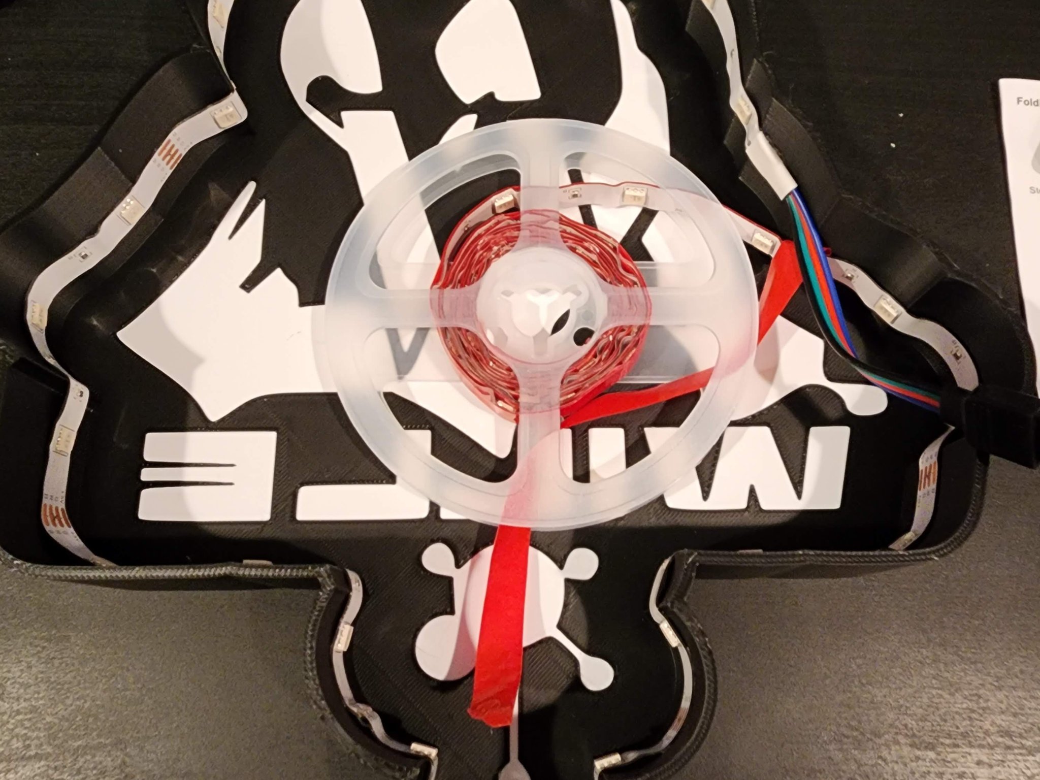 Hộp đèn LED với logo Wille từ phim Evangelion