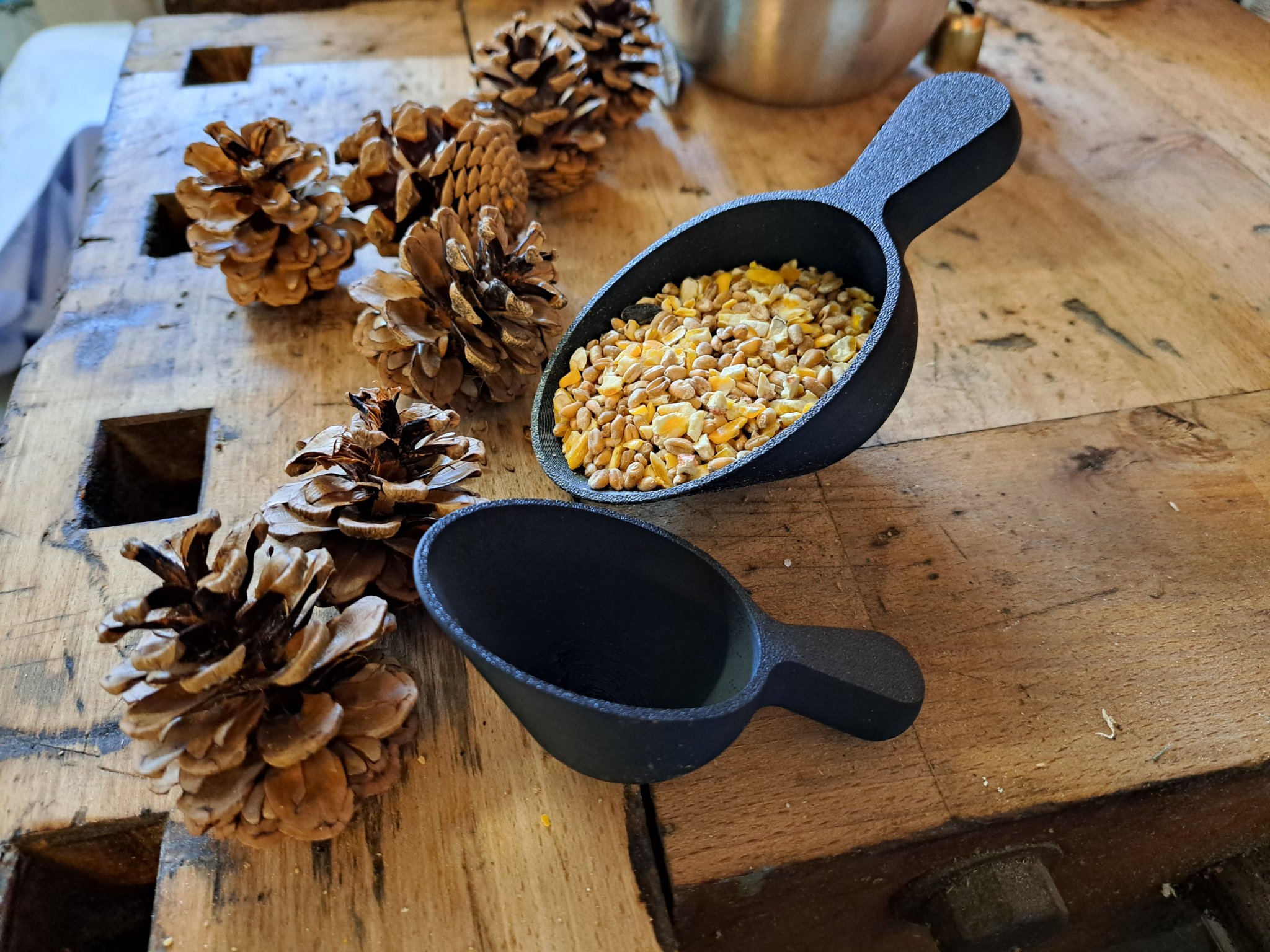 Cái xúc vật liệu hạt cho thức ăn gia cầm