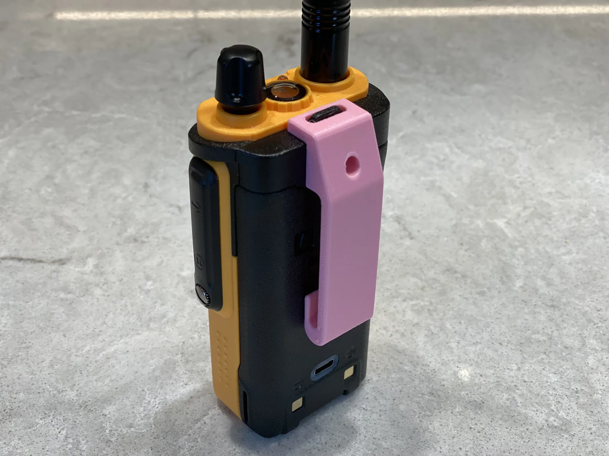 Kẹp thắt lưng cố định cho radio Baofeng UV-9R