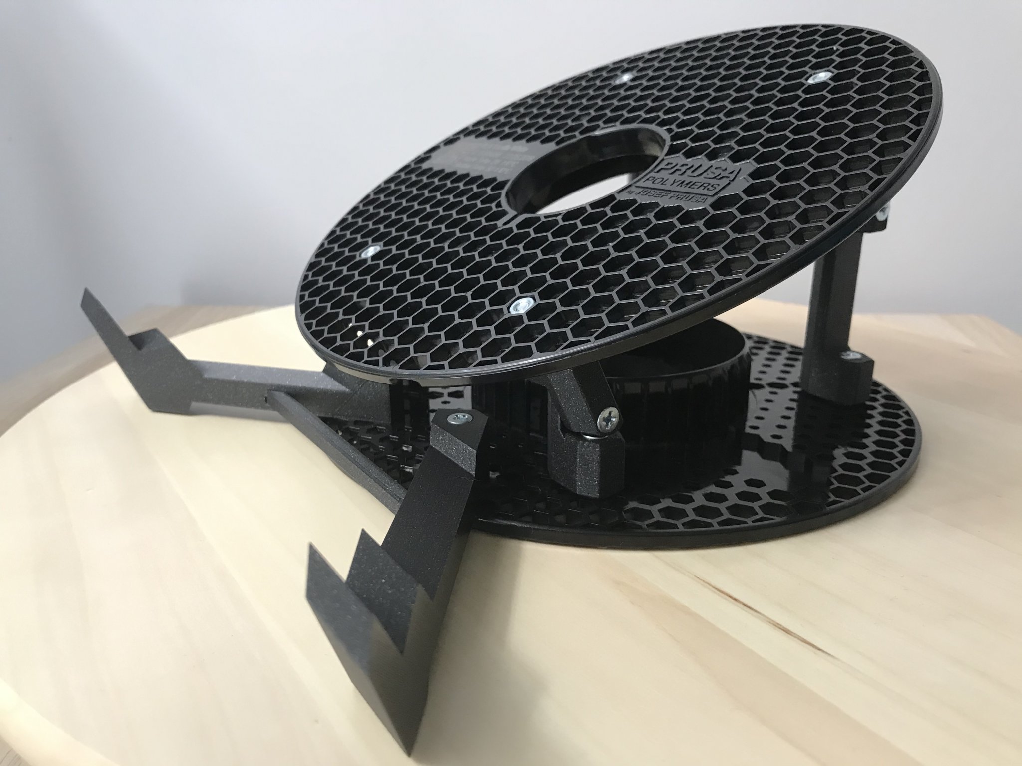 Giá đỡ laptop Prusament Upcycling cho môi trường làm việc thoải ...