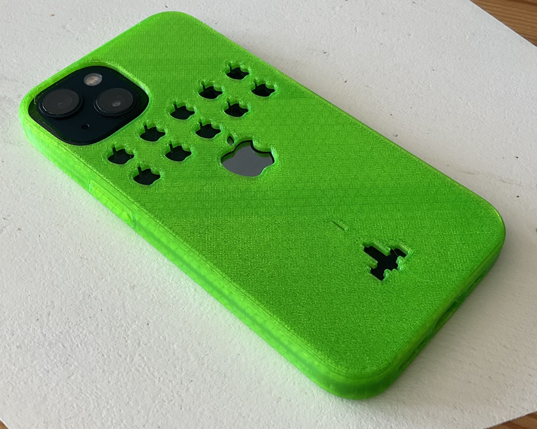 Ốp lưng bảo vệ cho Iphone 13 làm bằng TPU