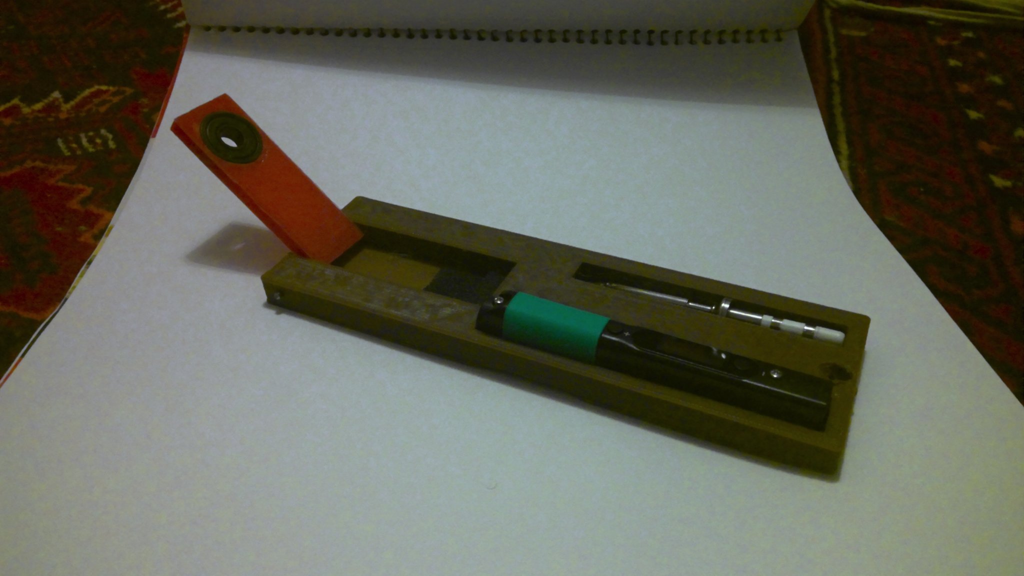 Vỏ và giá đỡ cho máy hàn Pinecil V2