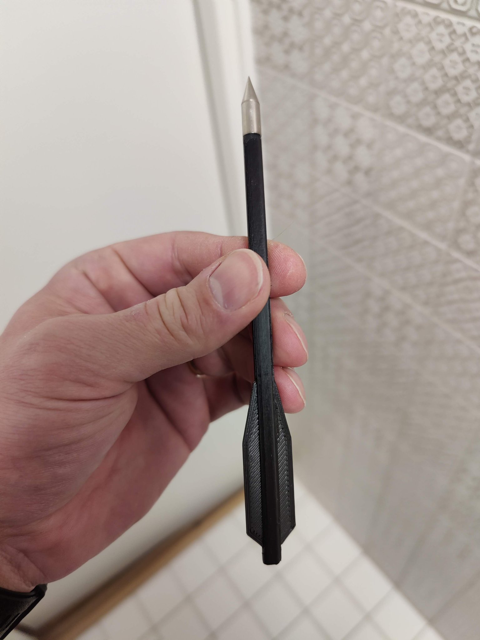 Thân mũi tên thay thế cho cung nỏ pít-tông