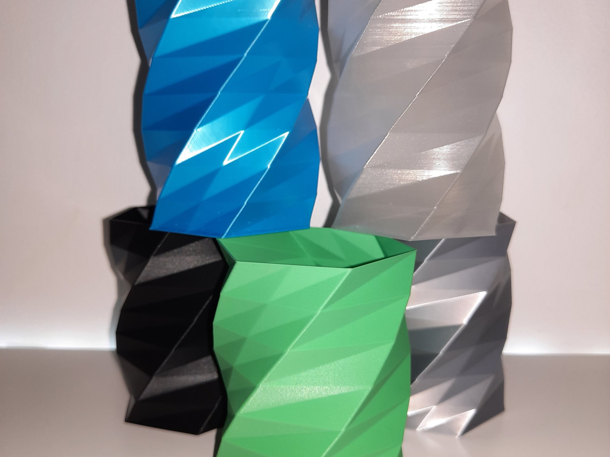 Bình hoa 6 cạnh xoắn độc đáo cho in 3D