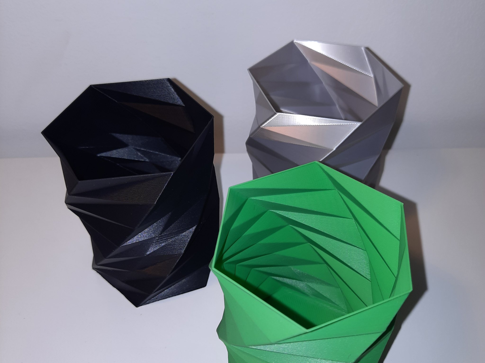 Bình hoa 6 cạnh xoắn độc đáo cho in 3D