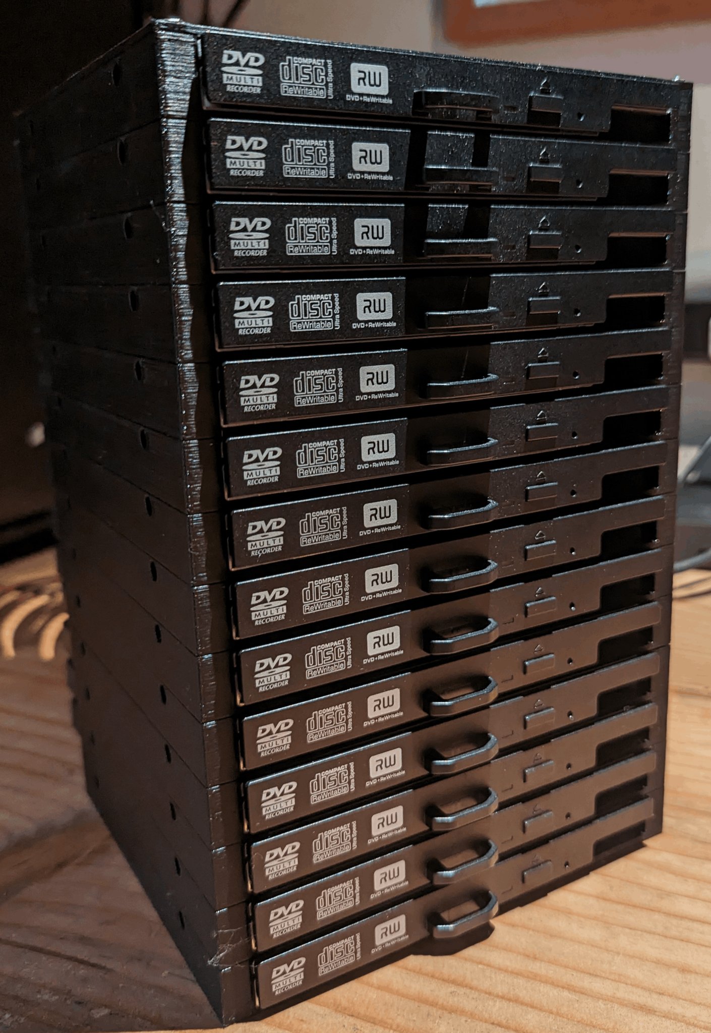 Giá đỡ xếp chồng ổ đĩa CD/DVD mỏng