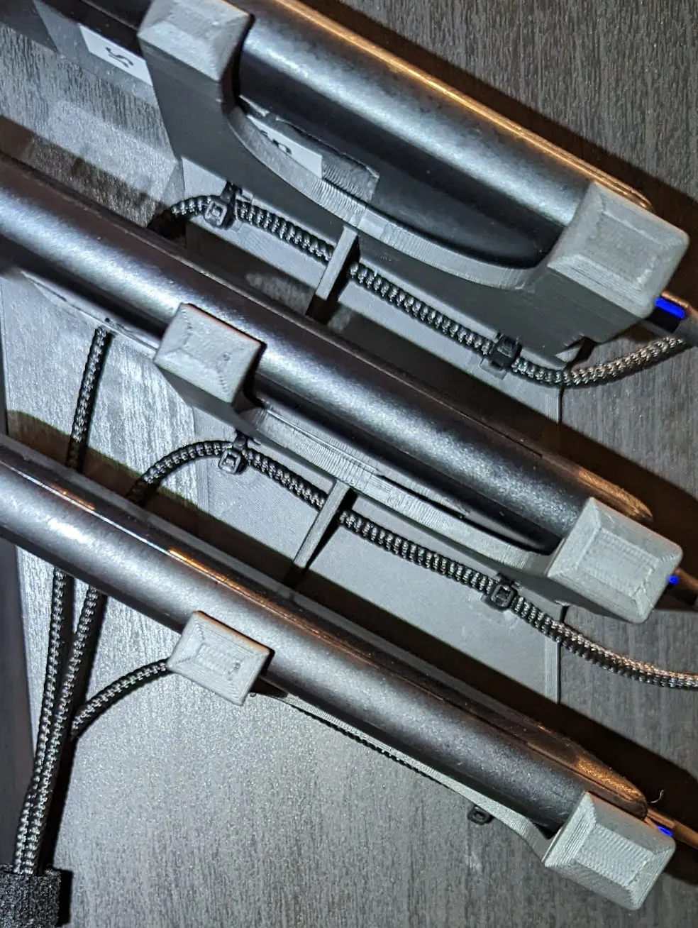 Giá đỡ sạc pin Anker cho bộ pin dự phòng