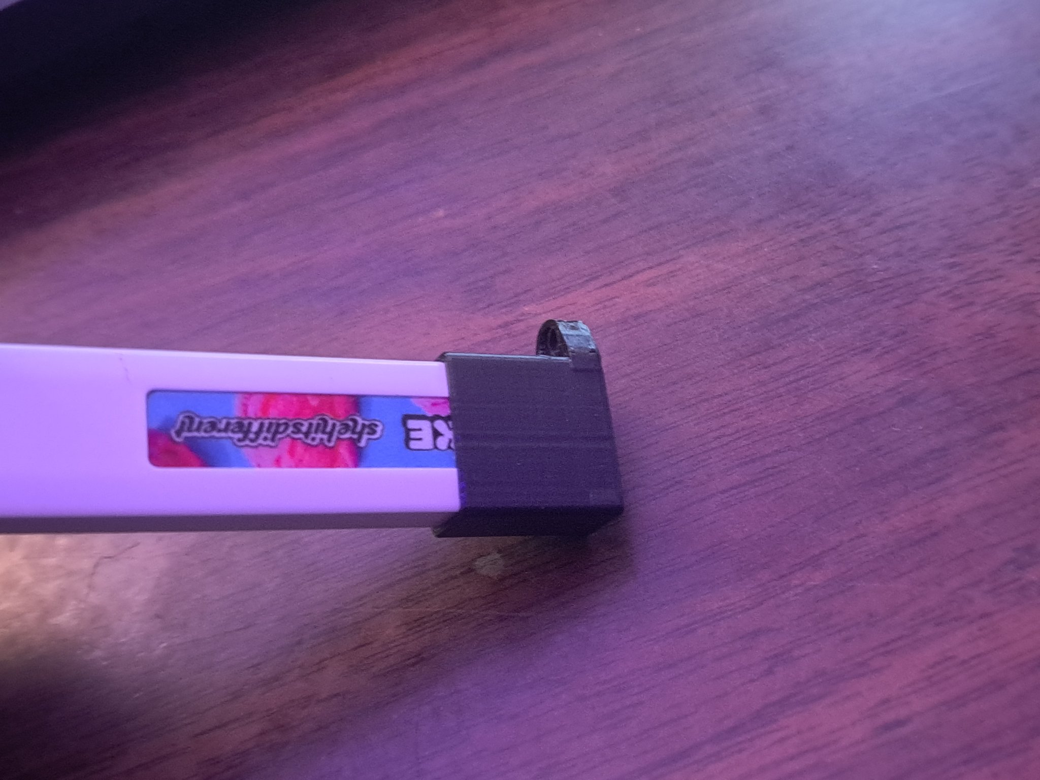 Giá đỡ xe đẩy với dây buộc và lỗ sạc