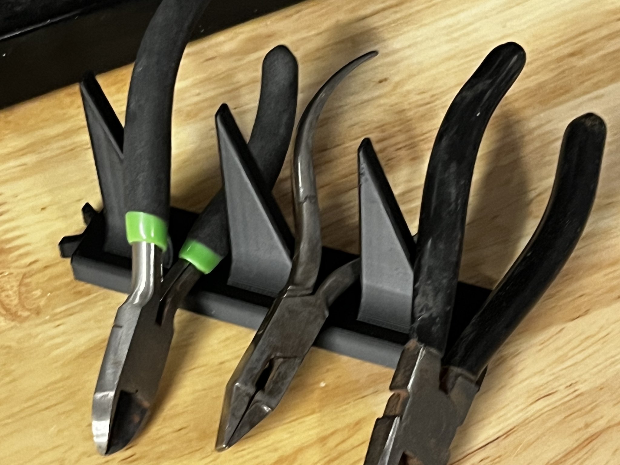 Kẹp giữ cho kìm đa năng