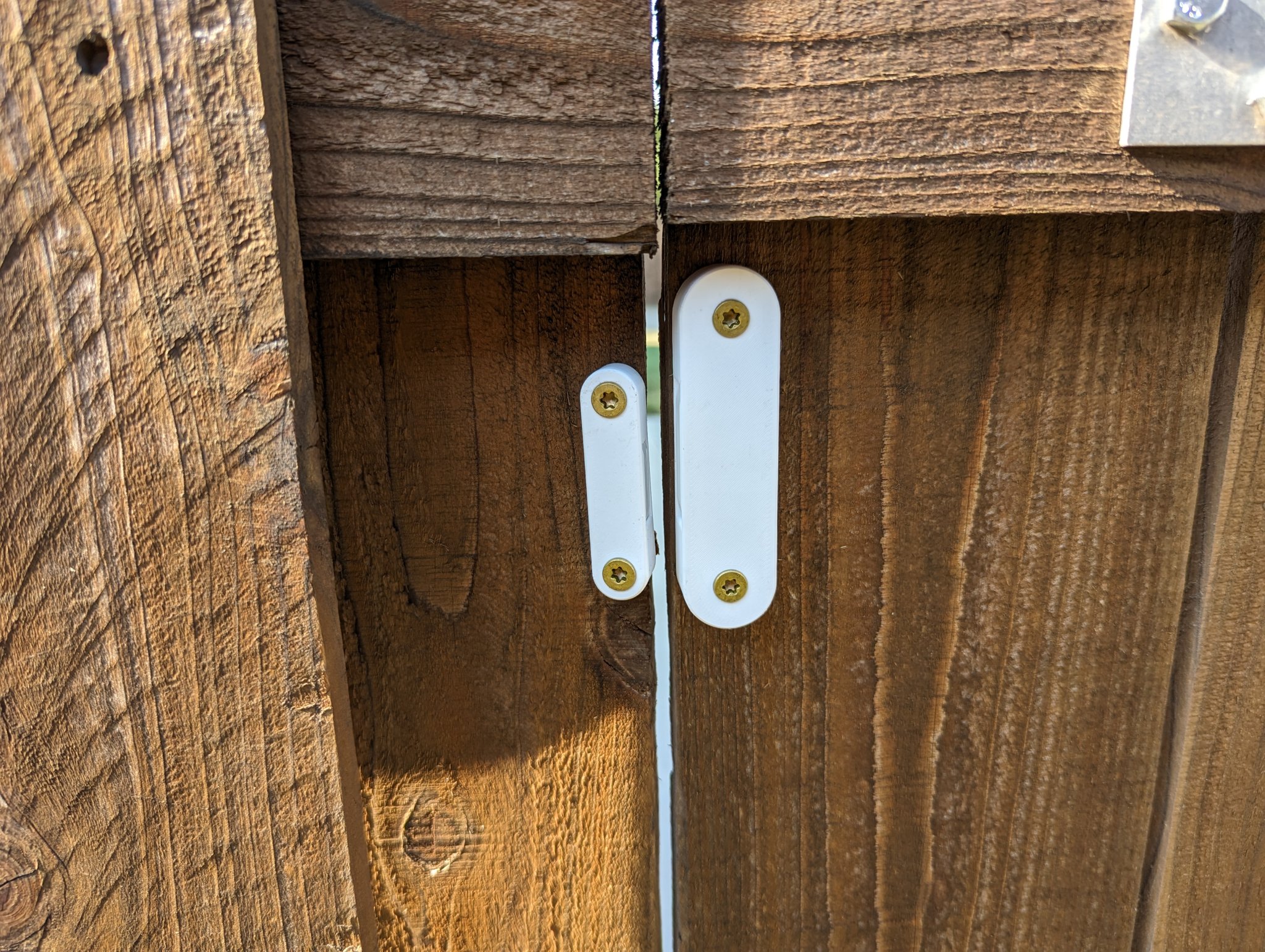 Giá đỡ cảm biến cửa Zigbee TuYa TS0203