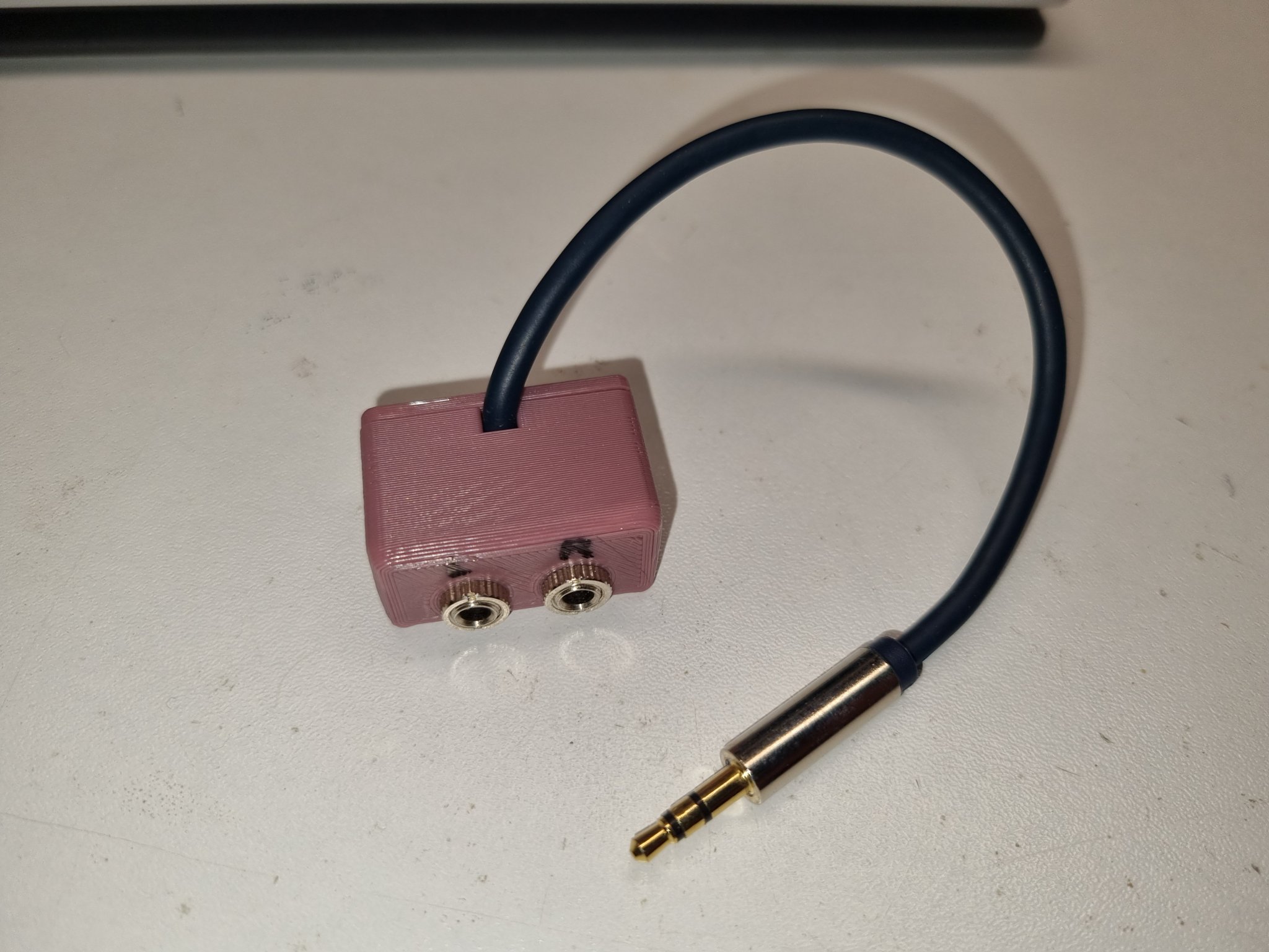 Bộ chia Y cho jack stereo hỗ trợ 2 thiết bị âm thanh