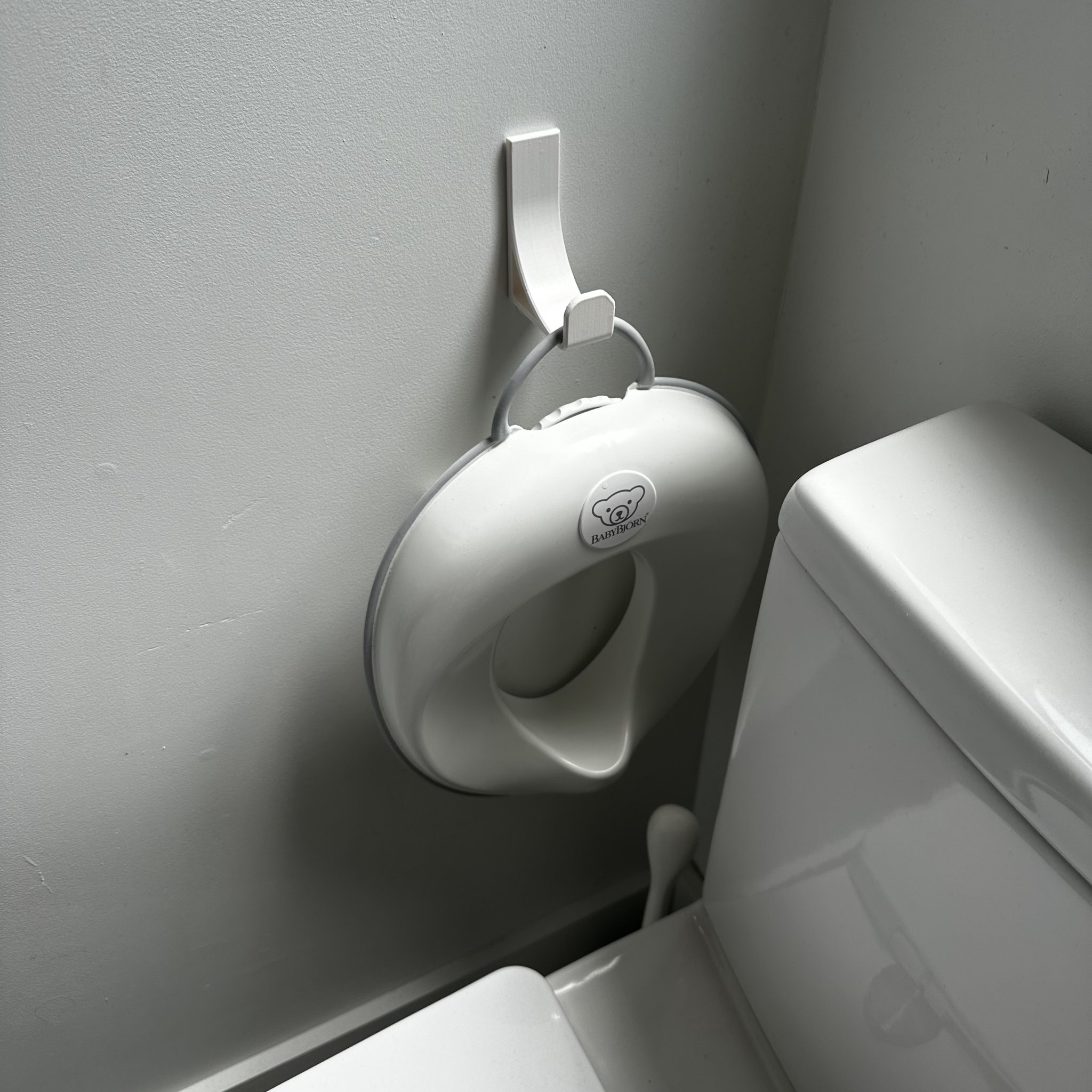 Giá treo cho bộ huấn luyện vệ sinh Babybjorn