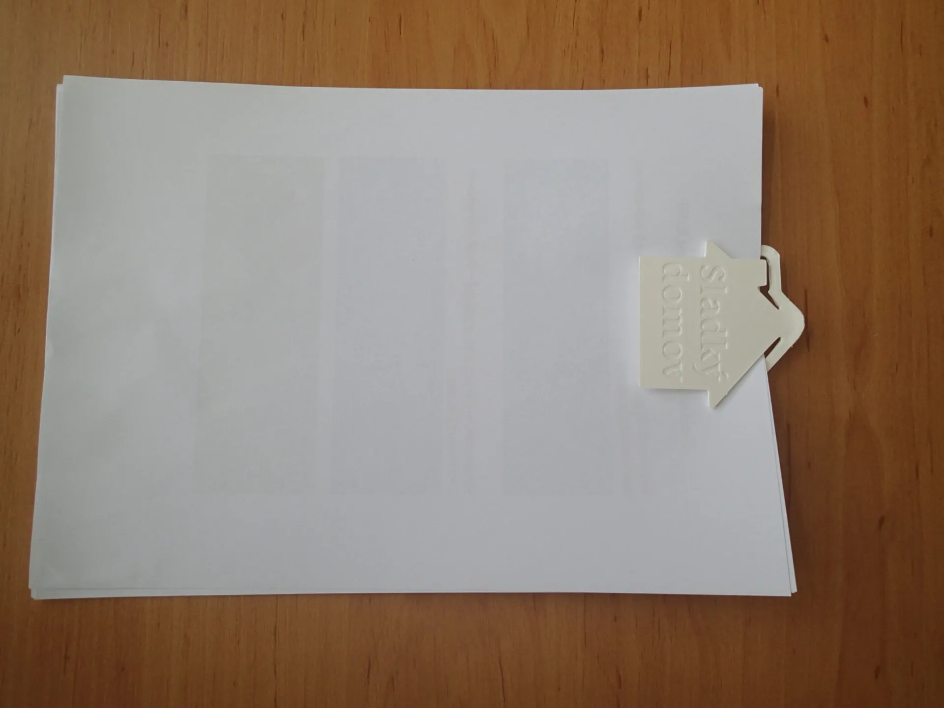 Kẹp giấy tiện lợi cho văn phòng và gia đình