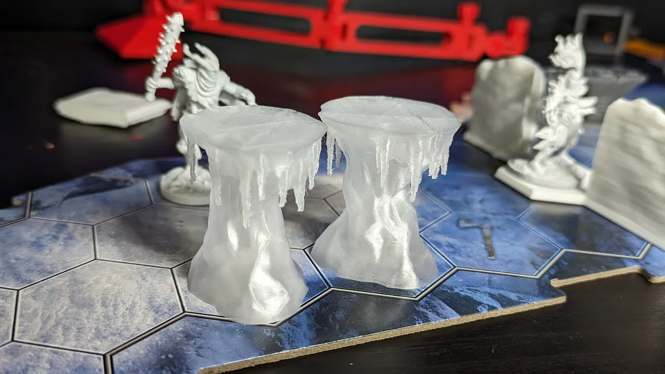 Cột băng Frosthaven với đỉnh phẳng cho quái vật bay