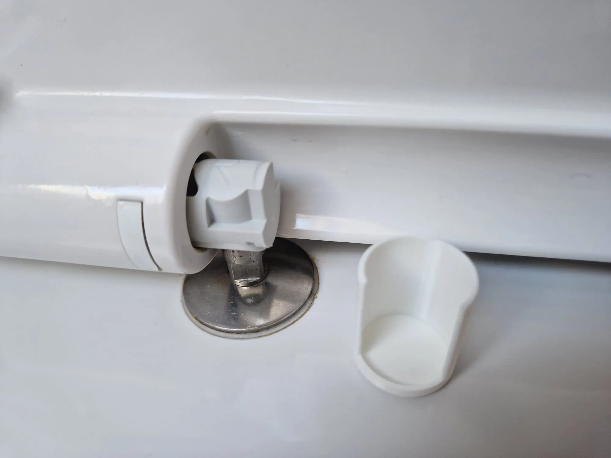 Nắp vít cho bệ toilet