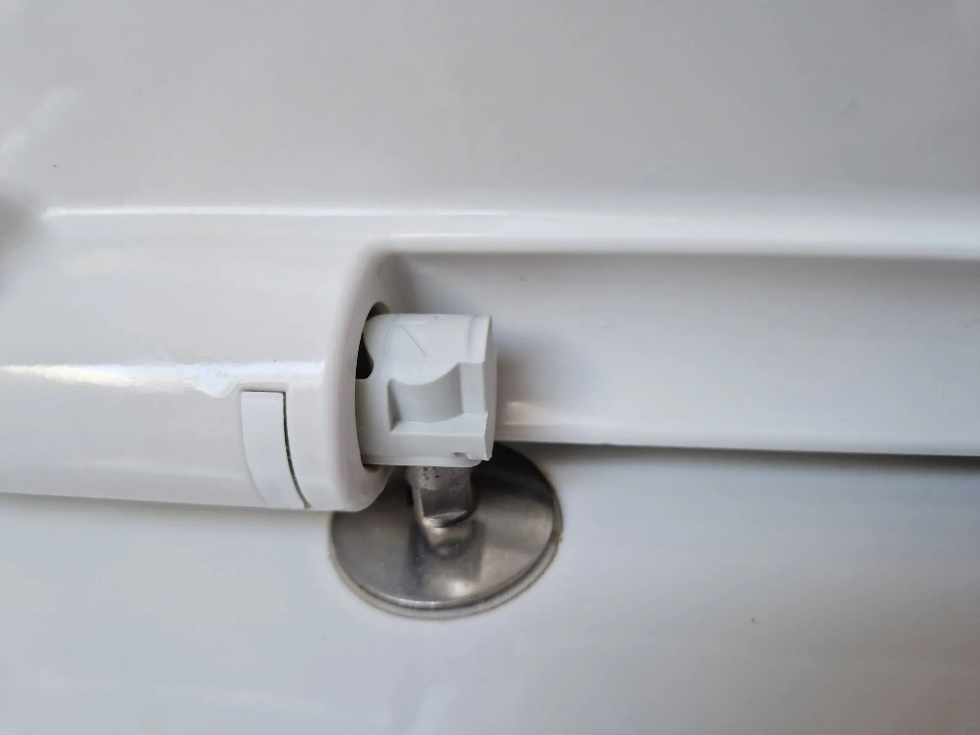 Nắp vít cho bệ toilet