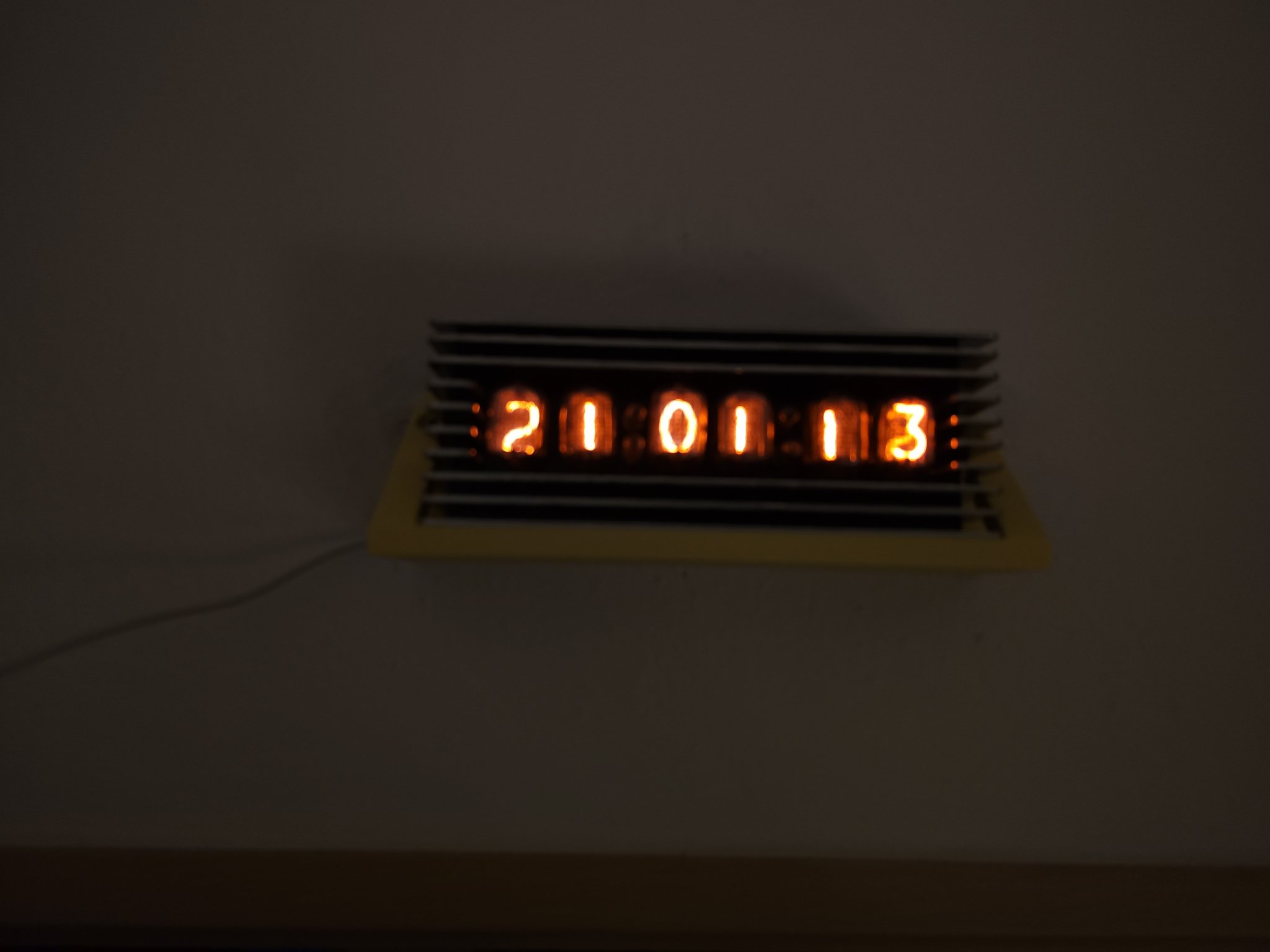 Giá đỡ đồng hồ Nixie Noyce Joyce