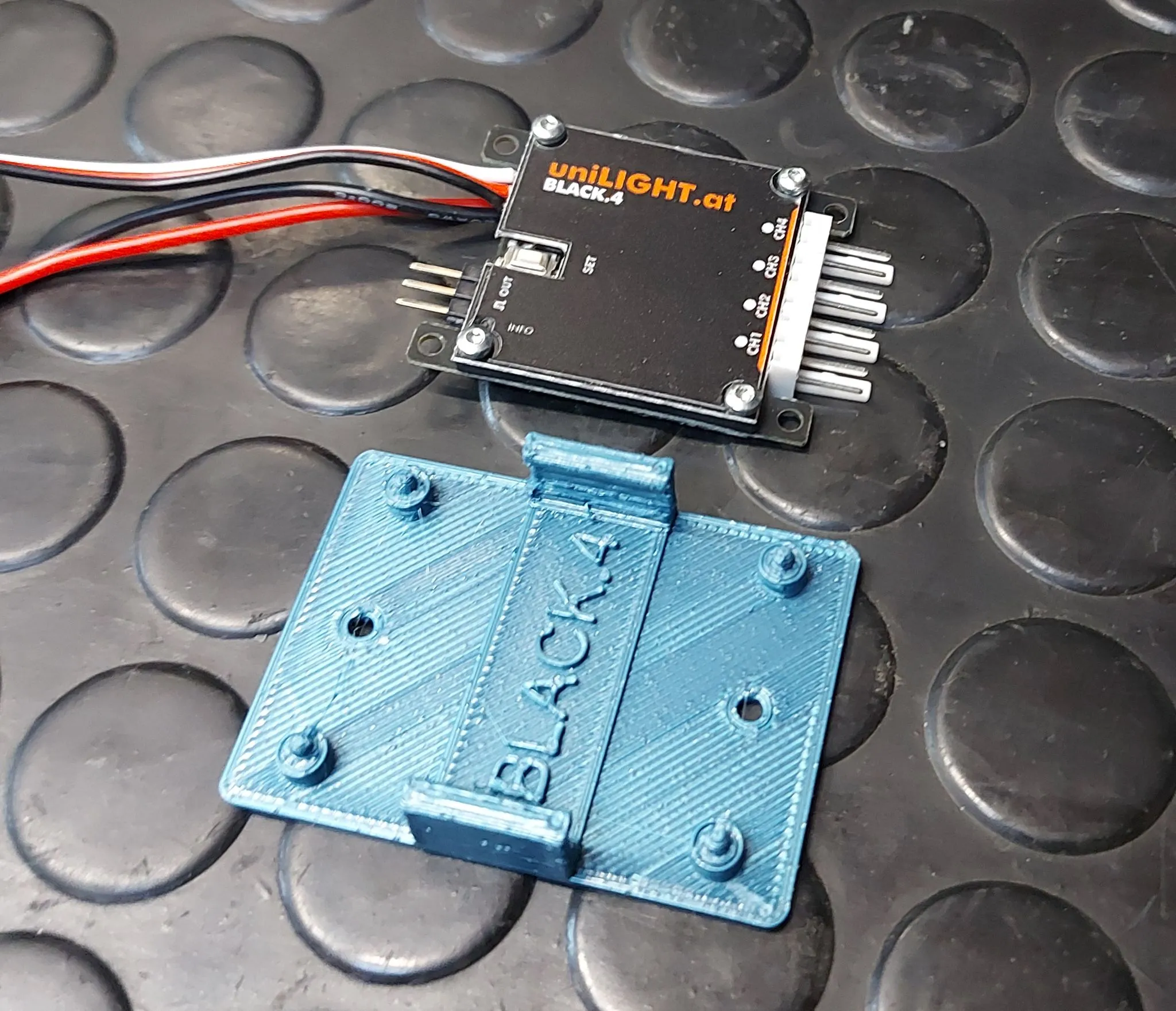 Giá đỡ cho mô-đun điều khiển LED uniLight Black.4