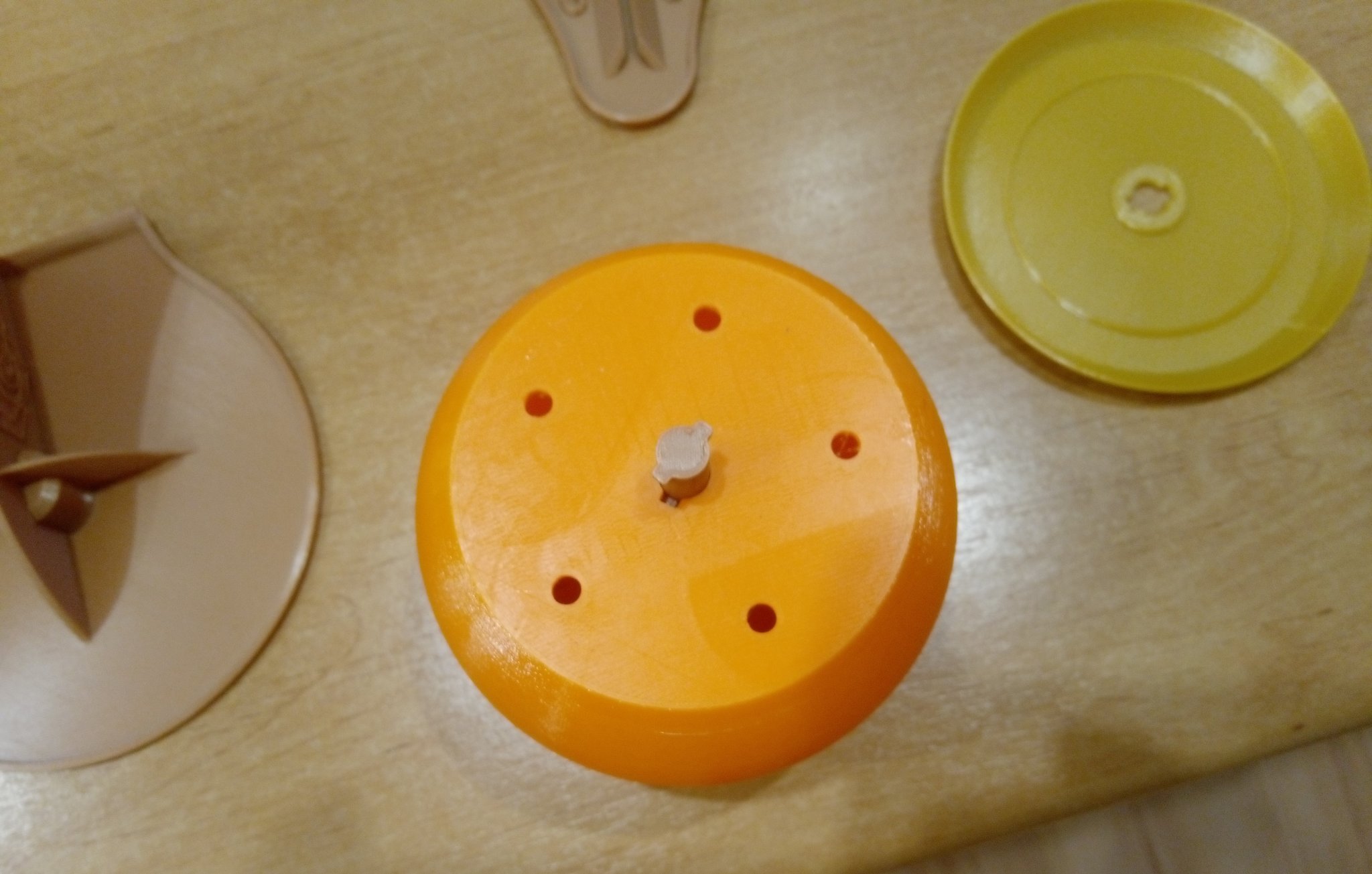 Chậu cây treo tường đa năng từ PLA