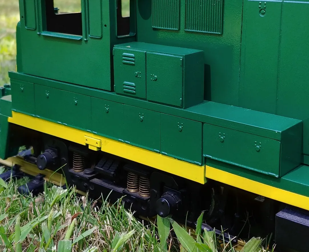 Tủ pin thay thế cho mô hình GE U33B kitbash