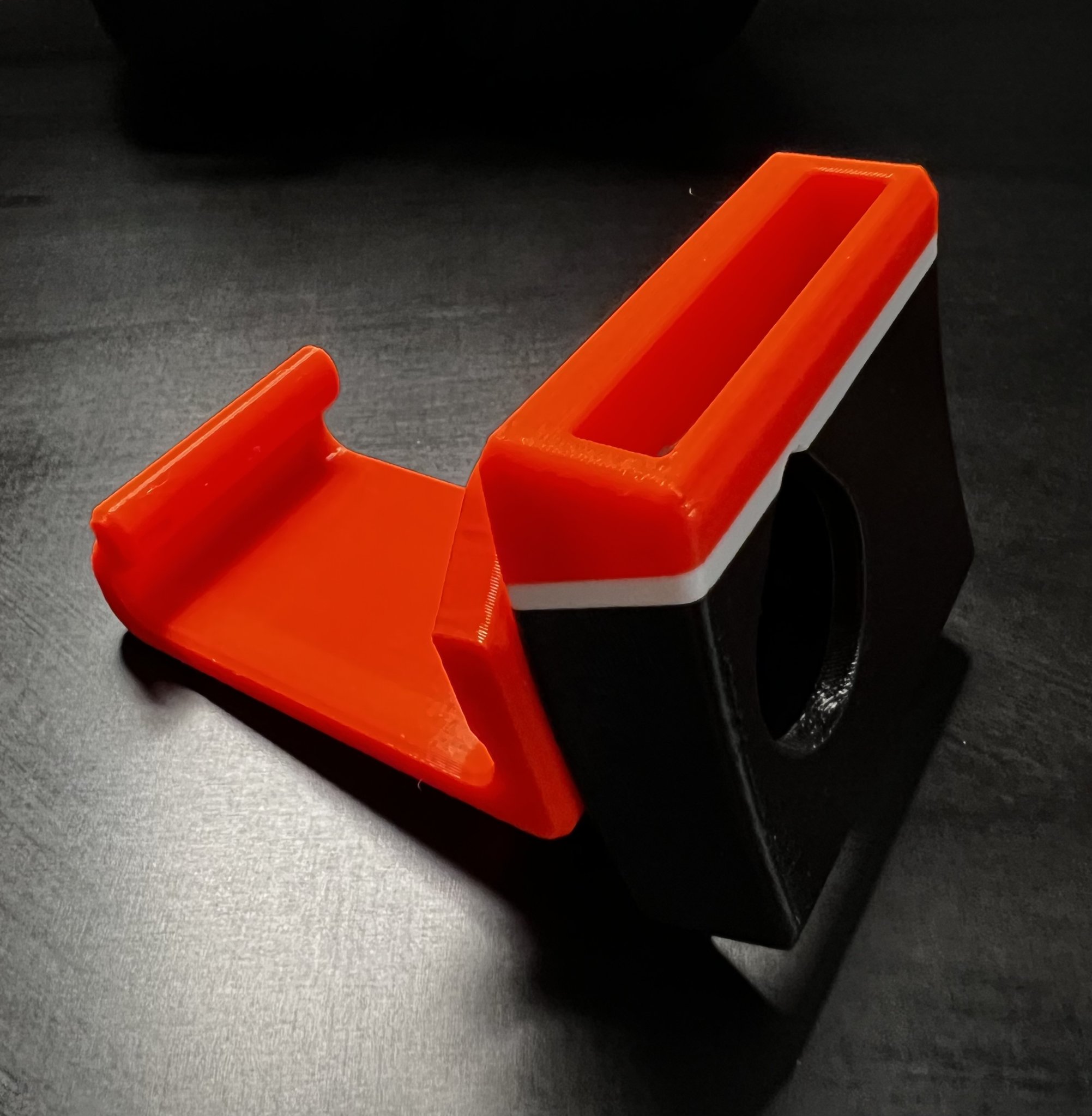 Giá đỡ tai nghe chống ồn với nam châm tiện lợi