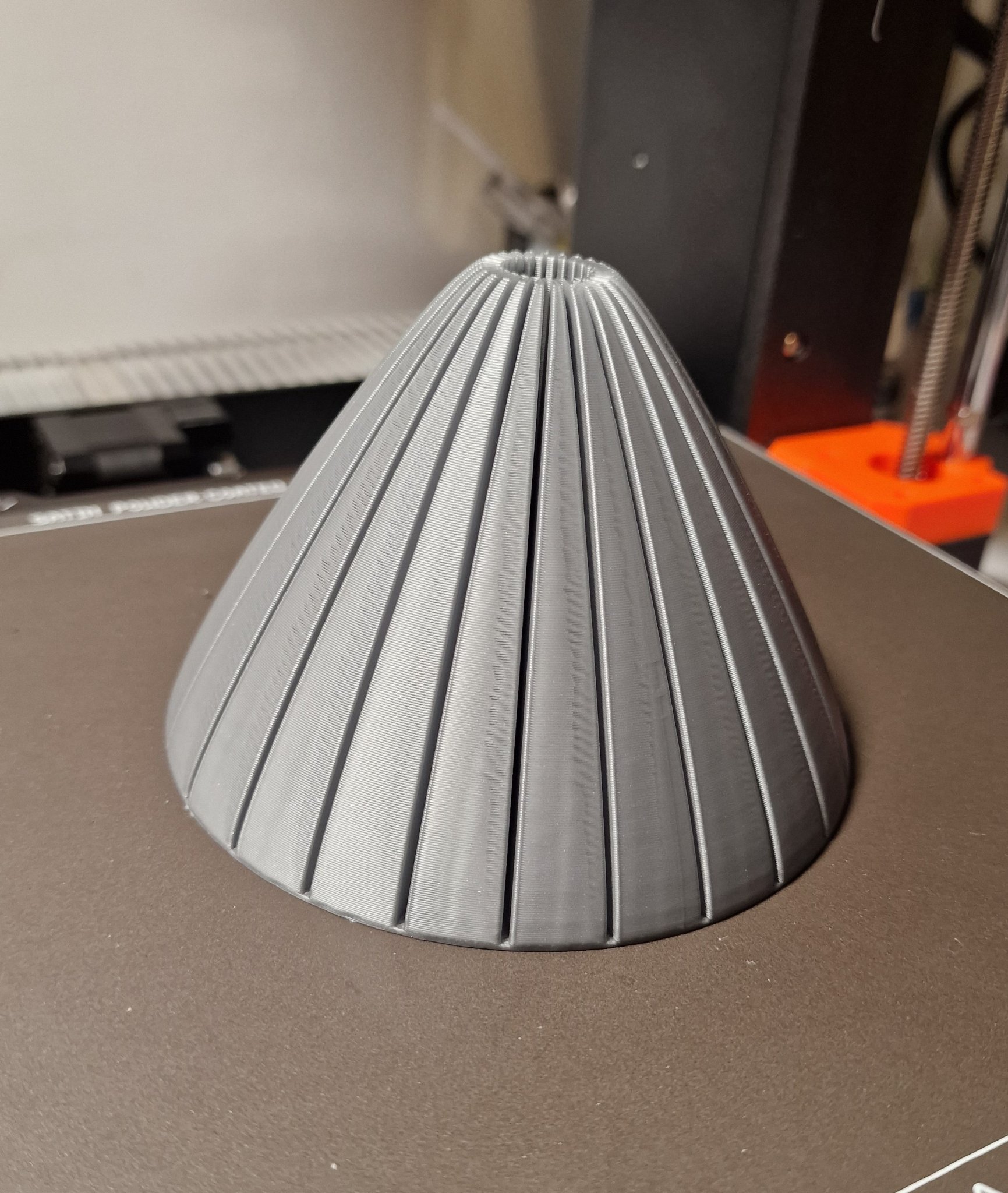 Giá đỡ danh thiếp kiểu không gian cho văn phòng