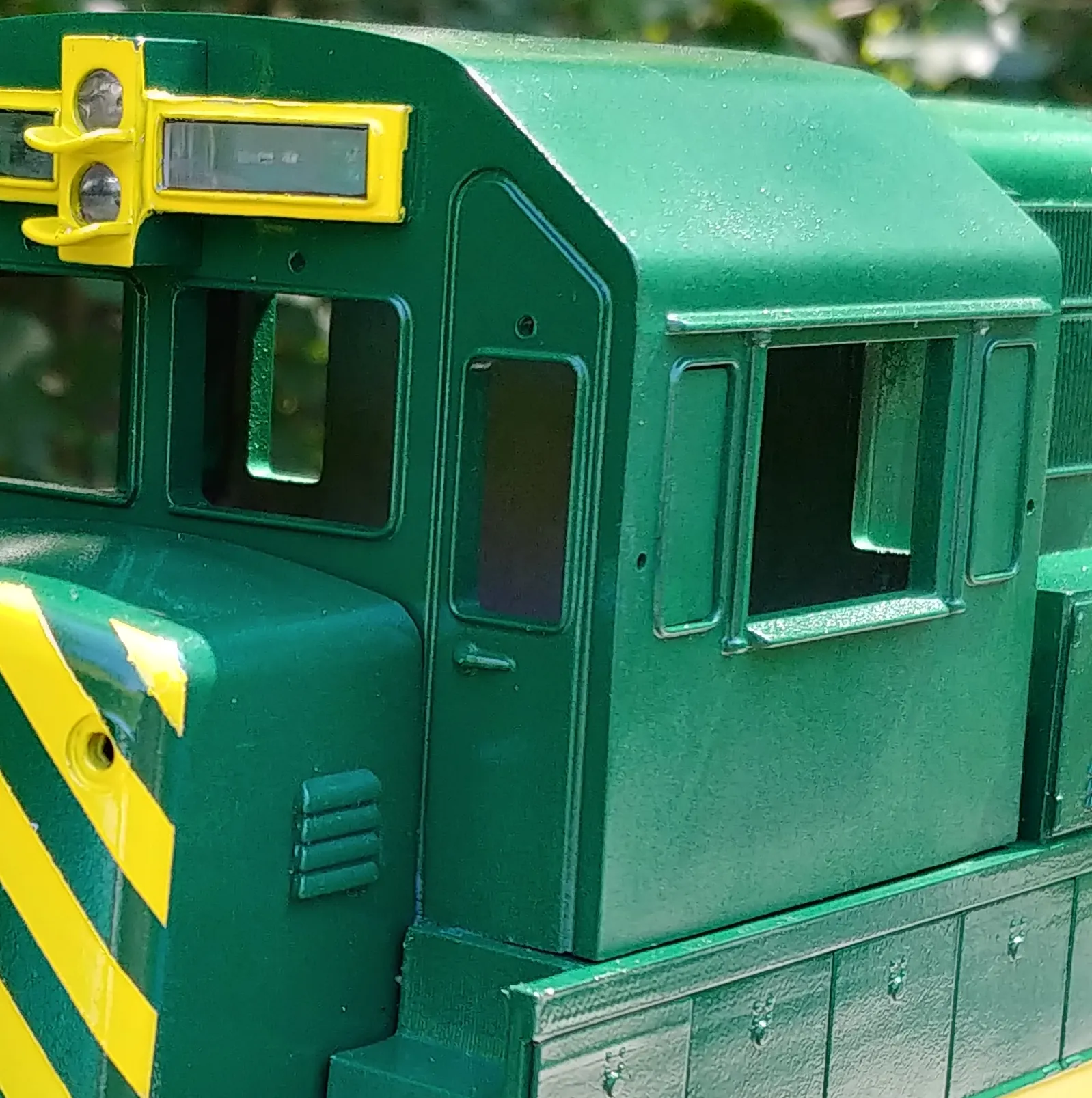 Cột kính chắn gió và cửa sổ trống cho Aristo-Craft U25B