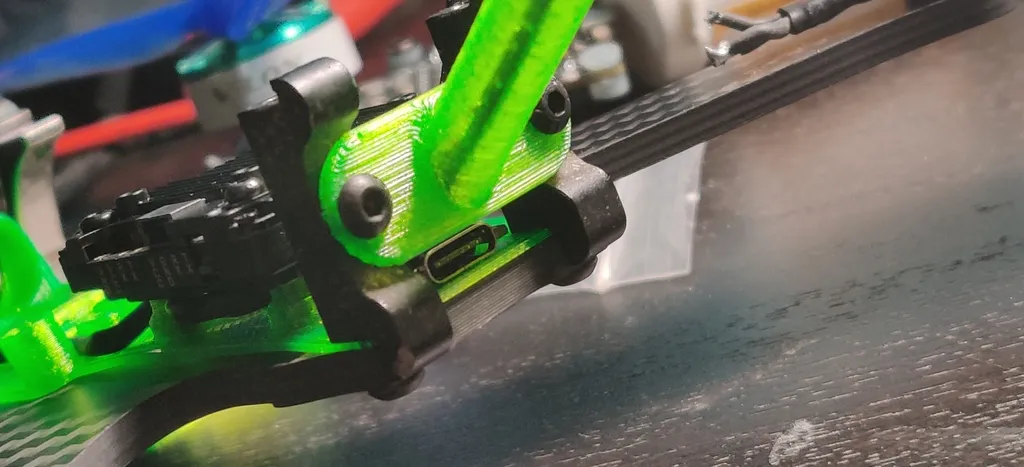 Giá đỡ đuôi Foxeer Lollypop 4+ cho Armattan Chameleon