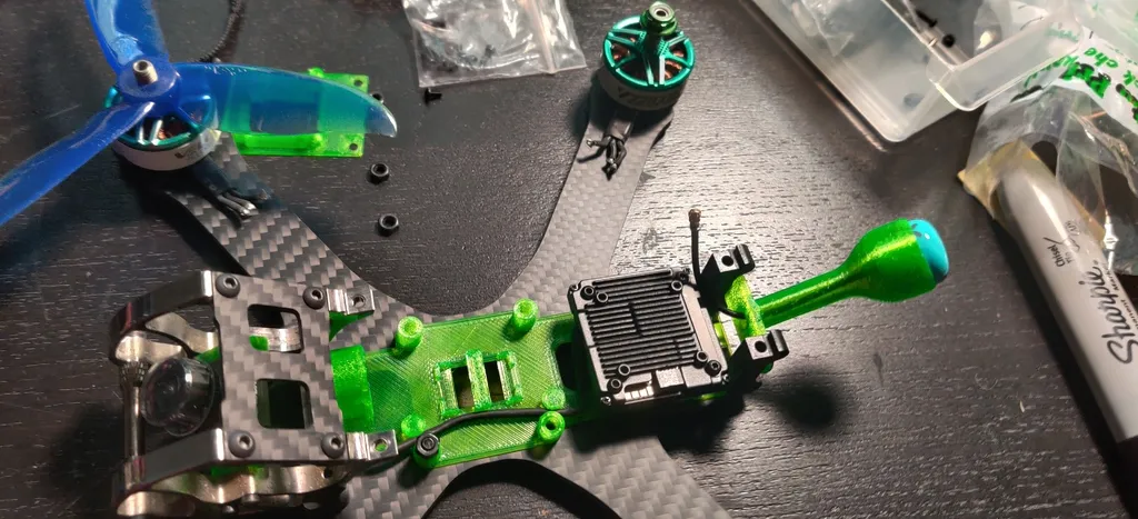 Giá đỡ đuôi Foxeer Lollypop 4+ cho Armattan Chameleon