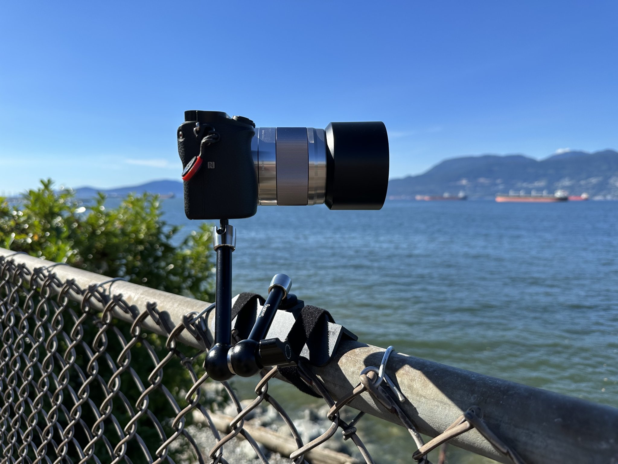 Giá đỡ camera và điện thoại với dây Velcro linh hoạt